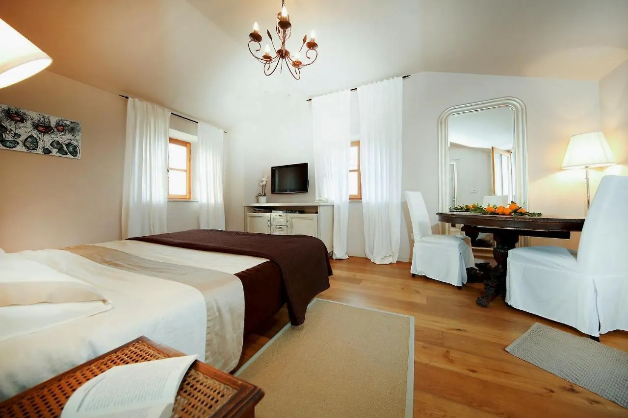 Benvenuti Villa Motovun Croatia