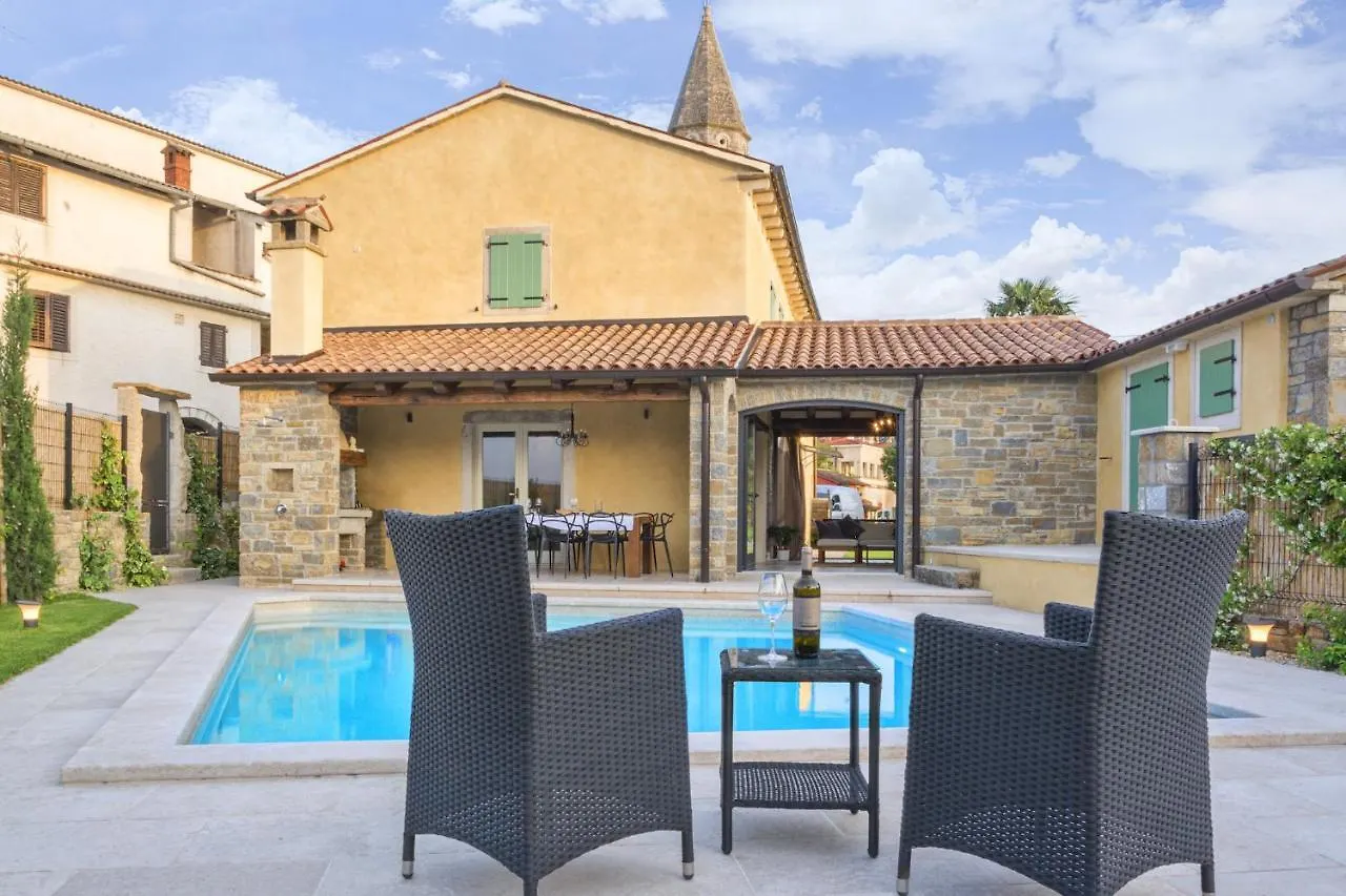 Benvenuti Villa Motovun Croatia